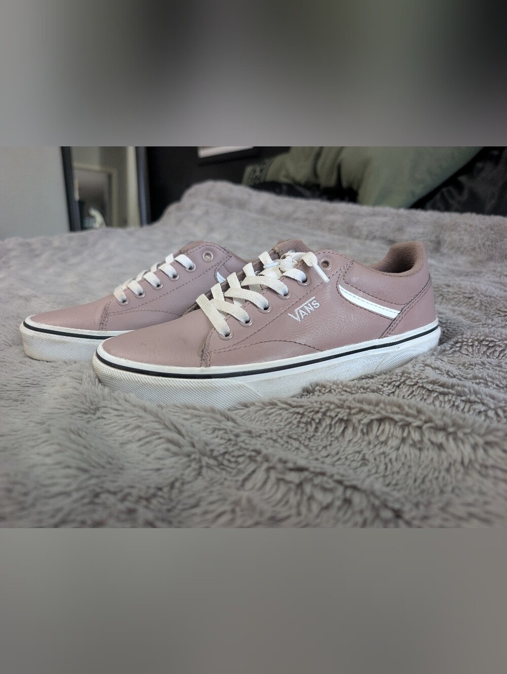 Vans Mauve Leather Low-Top Sneakers